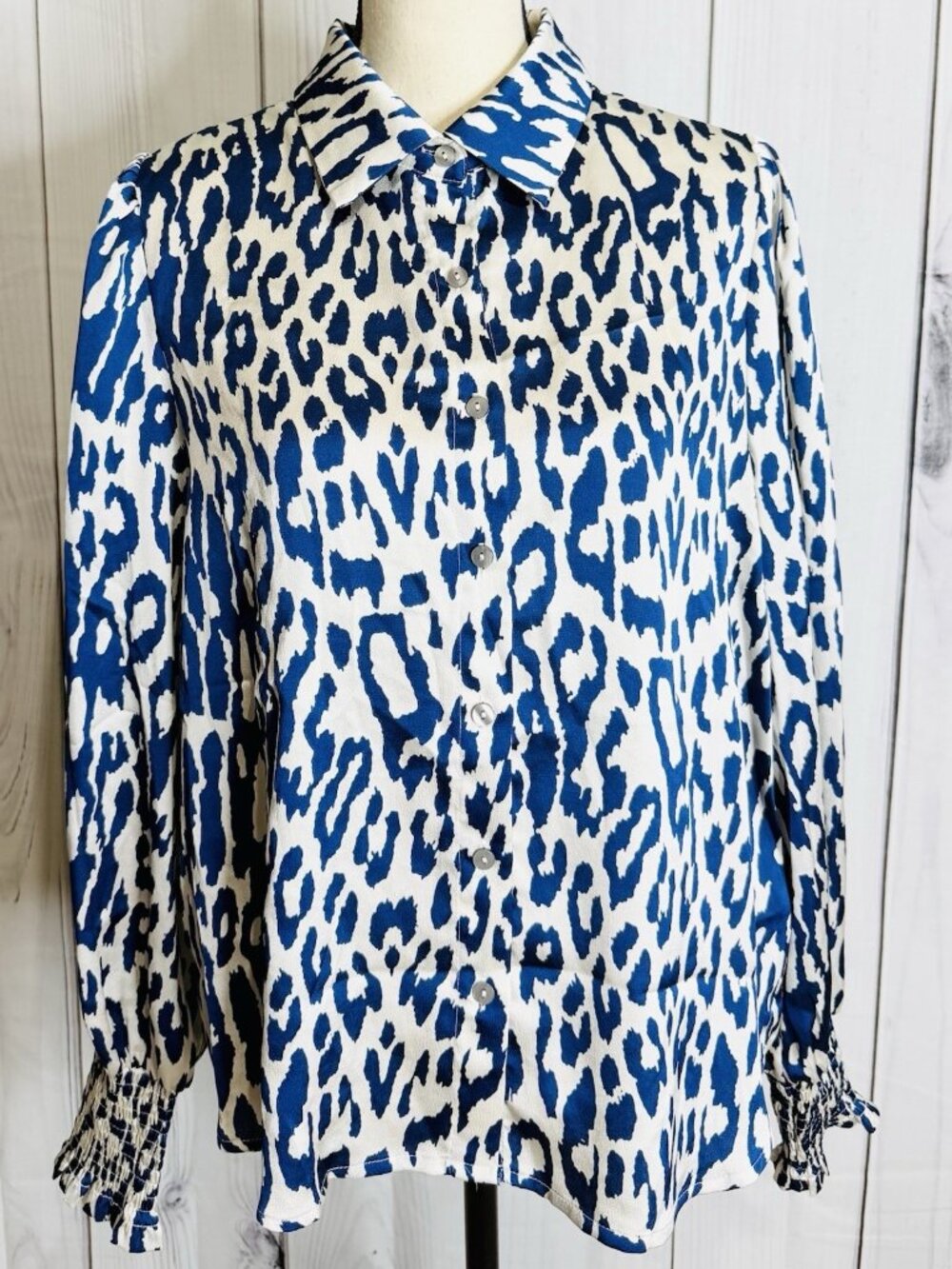Entro Abstract Button Down Satin Top Smocked Cuff Ruffle Sz L Blue Ivory NWOT